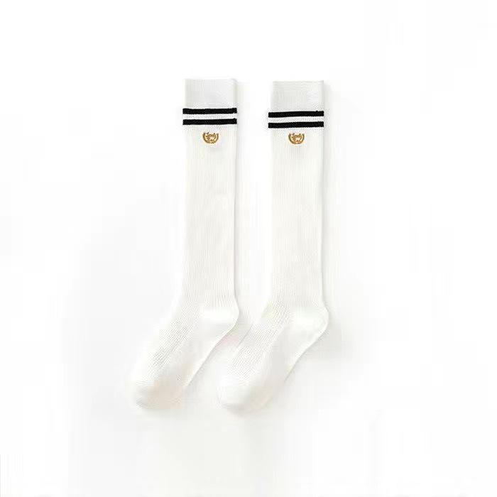 Women s Black & White Two-Stripe Knee-High Socks, Korean Style, Slimming, Mid-Calf, College Style for Spring & Summer One Size
Women s Black & White Two-Stripe Knee-High Socks, Korean Style, Slimming, Mid-Calf, College Style for Spring & Summer One Size