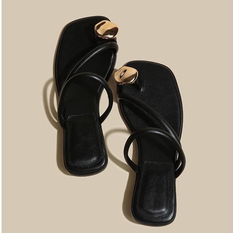 Mezzie flat casual cool slippers 2025 summer new black square head slippers women s low heel light outer wear women s shoes 40
Mezzie flat casual cool slippers 2025 summer new black square head slippers women s low heel light outer wear women s shoes 40