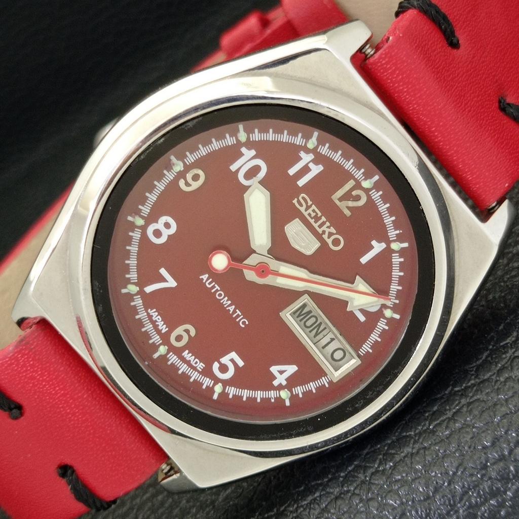 Б/У винтажные мужские часы SEIKO 5 AUTOMATIC 7009A JAPAN с темно-бордовым циферблатом a434580-2 R121-a434580
Б/У винтажные мужские часы SEIKO 5 AUTOMATIC 7009A JAPAN с темно-бордовым циферблатом a434580-2 R121-a434580