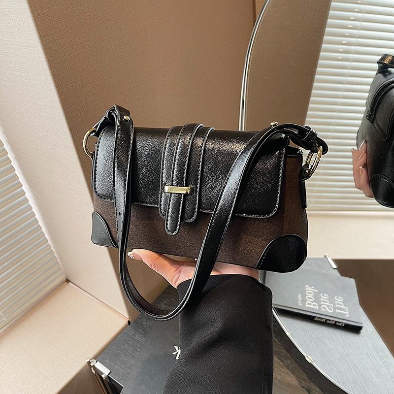 Casual simple contrasting color shoulder bag personalized ins texture underarm bag personalized niche design early eight commuter bag
Casual simple contrasting color shoulder bag personalized ins texture underarm bag personalized niche design early eight commuter bag