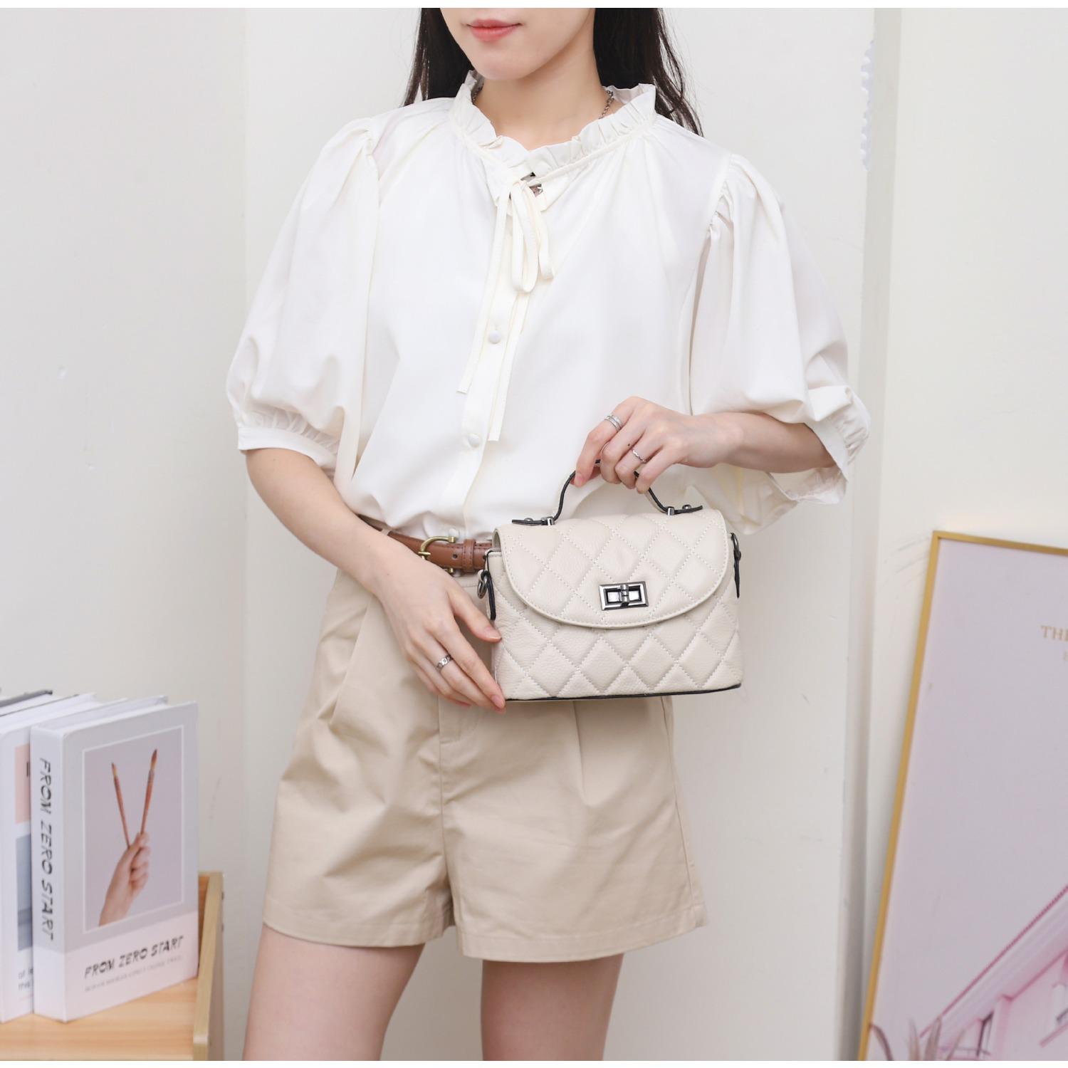 Cowhide Shoulder Women s Bag Large Capacity, Women s Fashion Simple Tote Bag Practical Commuter Bag Multi-partition білий
Cowhide Shoulder Women s Bag Large Capacity, Women s Fashion Simple Tote Bag Practical Commuter Bag Multi-partition білий