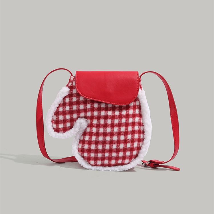 2025 autumn and winter new red and white plaid Christmas glove bag niche fashion high-end texture mobile phone shoulder oblique span bag красный
2025 autumn and winter new red and white plaid Christmas glove bag niche fashion high-end texture mobile phone shoulder oblique span bag красный