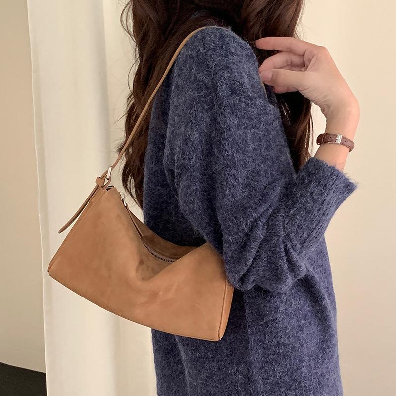 Suede Matte Bag 2026 Elegant and Simple Genuine Leather Crossbody Women s Pillow Single-shoulder Designer Luxury Bag 25X7X15cm абрикосовый
Suede Matte Bag 2026 Elegant and Simple Genuine Leather Crossbody Women s Pillow Single-shoulder Designer Luxury Bag 25X7X15cm абрикосовый