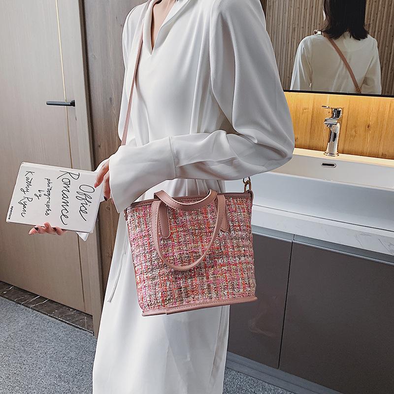 This year s popular bags women s bags 2025 new canvas high-end niche messenger bags fashion handbags bucket bags 22*13*19 красный
This year s popular bags women s bags 2025 new canvas high-end niche messenger bags fashion handbags bucket bags 22*13*19 красный
