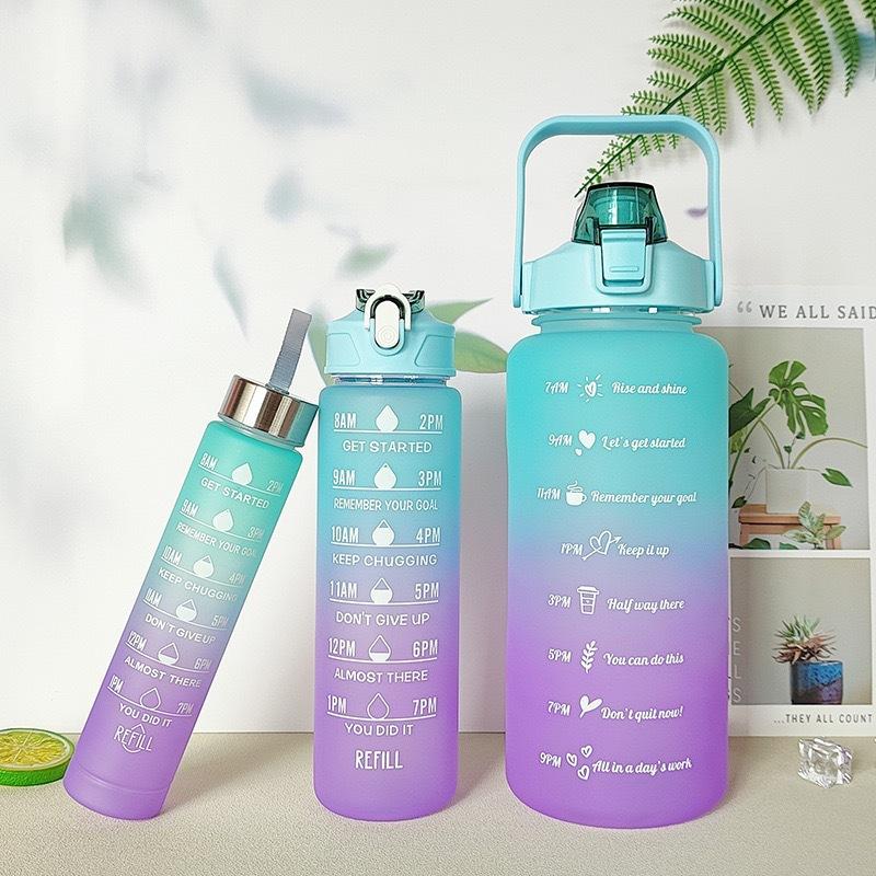 3Pcs Gradient Plastic Cup Set Large Capacity Sports Water Bottle Outdoor Travel Gym Fitness Jugs Student Portable Cup With Straw Water Cup 2000ml/900ml/300ml зелений
3Pcs Gradient Plastic Cup Set Large Capacity Sports Water Bottle Outdoor Travel Gym Fitness Jugs Student Portable Cup With Straw Water Cup 2000ml/900ml/300ml зелений