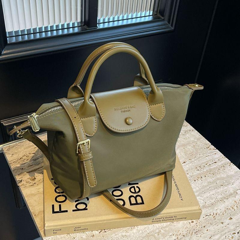 Сумка в стиле легкой роскоши, повседневная, высокого класса, для женщин, 2025, новая, легкая, из нейлоновой ткани, сумка-пельмень, рабочая, для поездок, сумка-мессенджер Dark green
Сумка в стиле легкой роскоши, повседневная, высокого класса, для женщин, 2025, новая, легкая, из нейлоновой ткани, сумка-пельмень, рабочая, для поездок, сумка-мессенджер Dark green