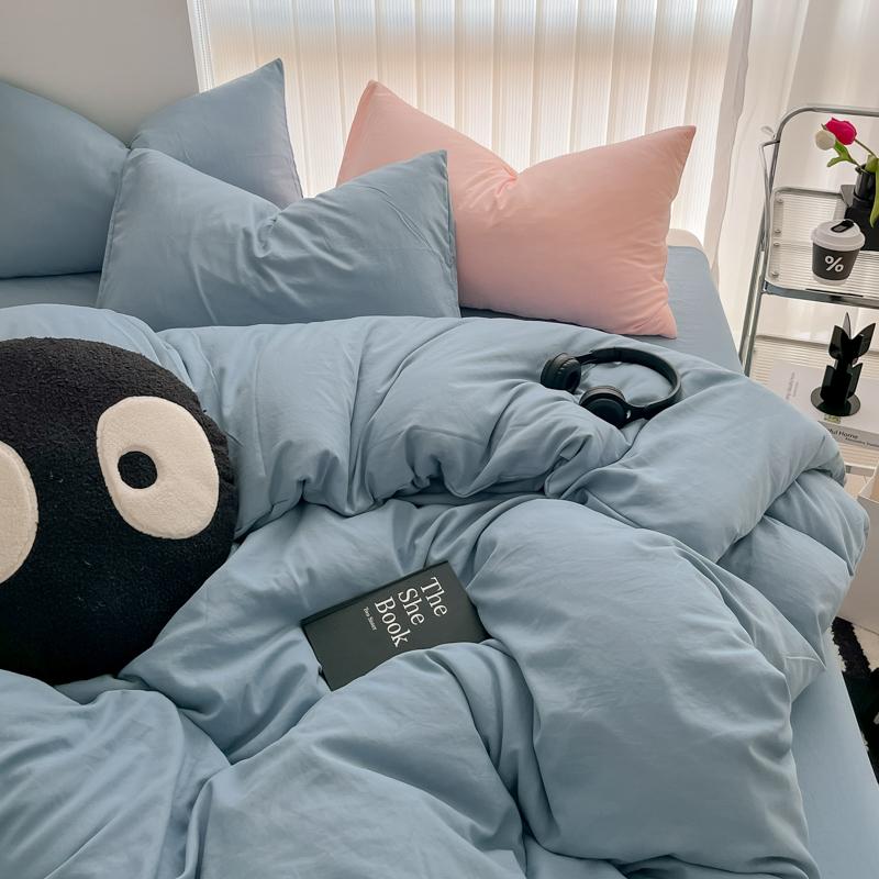 Minimalist Home Solid Color Bedding Set 3Pcs, 1 Duvet Cover, 2 Pillowcases, Super Soft Breathable, Machine Washable, Non-Fading 94x87 in(240x220cm)
Minimalist Home Solid Color Bedding Set 3Pcs, 1 Duvet Cover, 2 Pillowcases, Super Soft Breathable, Machine Washable, Non-Fading 94x87 in(240x220cm)