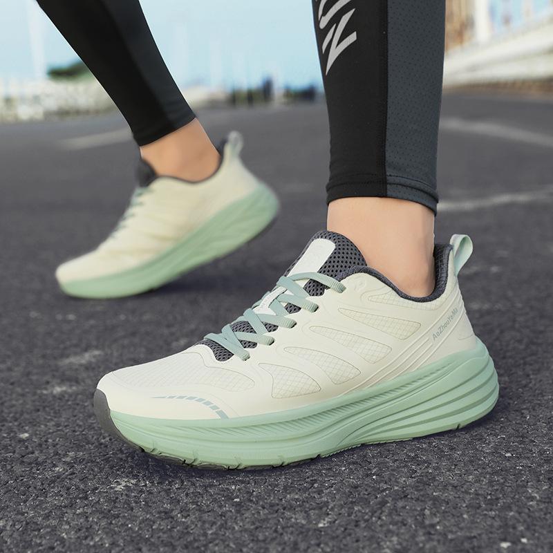 Men s and women s running shoes trendy new thick-soled outdoor lightweight shock-absorbing sports trendy shoes comfortable and wear-resistant training 36 чёрный
Men s and women s running shoes trendy new thick-soled outdoor lightweight shock-absorbing sports trendy shoes comfortable and wear-resistant training 36 чёрный