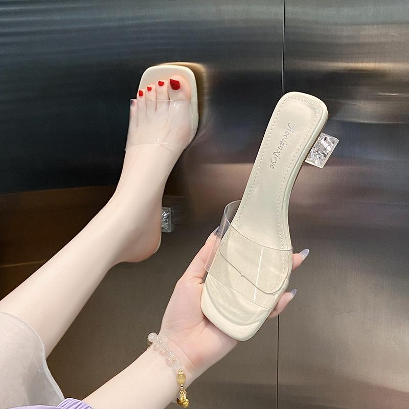 Transparent fairy style square head thick heel slippers female summer wear 2025 new fashion crystal and slippers 40
Transparent fairy style square head thick heel slippers female summer wear 2025 new fashion crystal and slippers 40