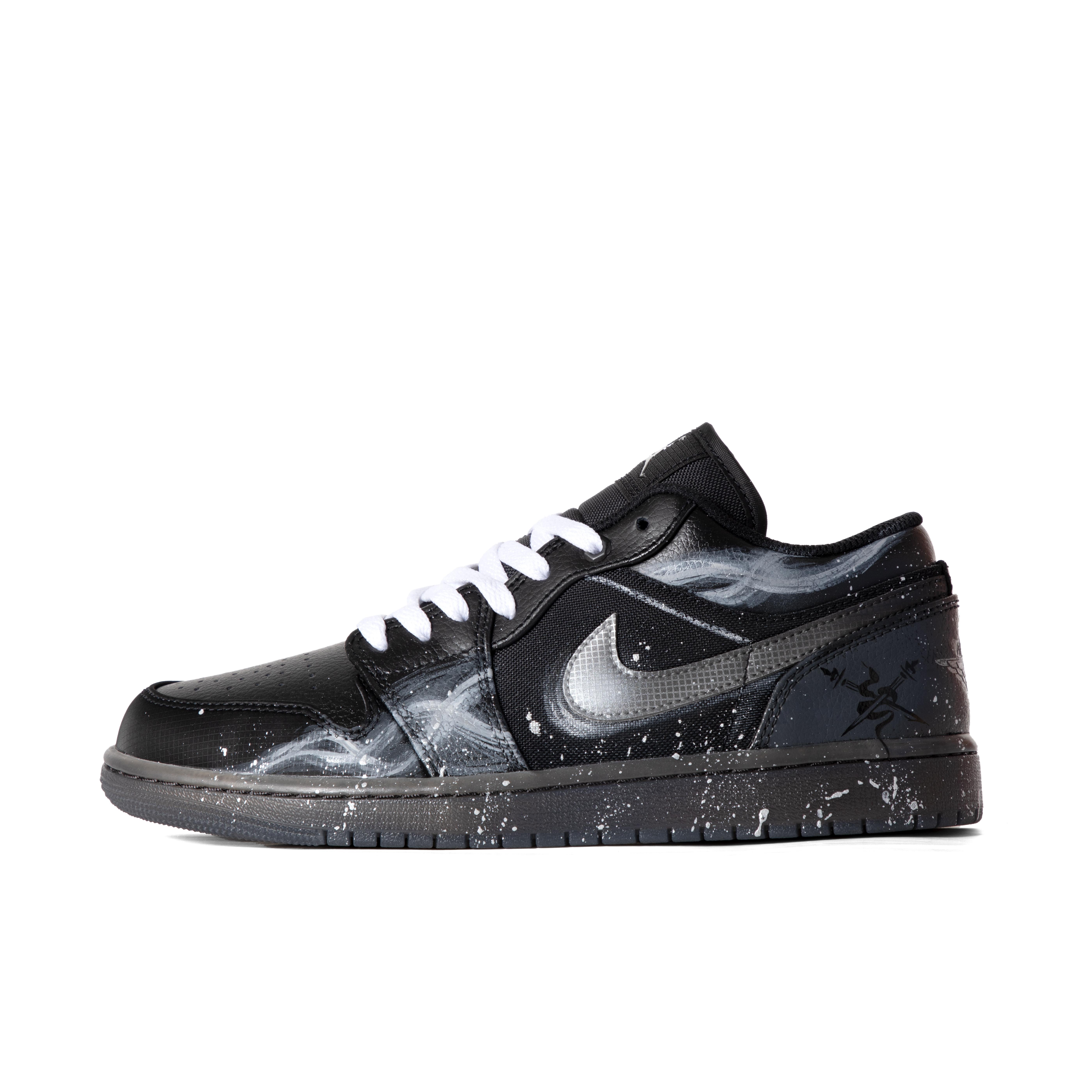 Jordan Air Jordan 1 Low top Vintage Basketball Shoes Unisex Black HV5968-001(Team186-) 40
Jordan Air Jordan 1 Low top Vintage Basketball Shoes Unisex Black HV5968-001(Team186-) 40
