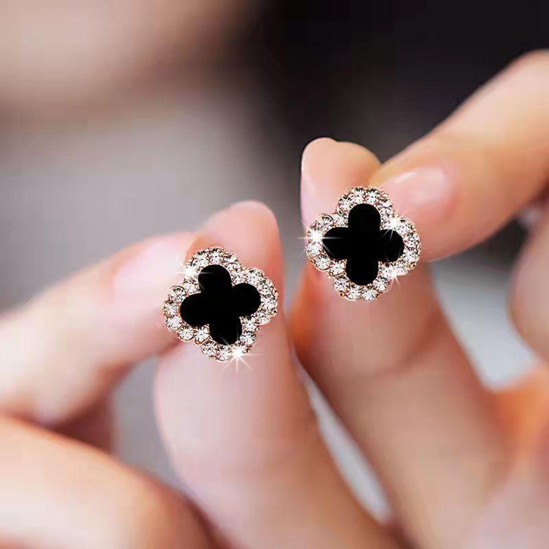 Серьги из стерлингового серебра S925 для женщин Серьги Lucky Clover Гвоздики для женщин Девушка 18-каратное золото Титан Гипоаллергенная мода Простая симпатичная серьга
Серьги из стерлингового серебра S925 для женщин Серьги Lucky Clover Гвоздики для женщин Девушка 18-каратное золото Титан Гипоаллергенная мода Простая симпатичная серьга