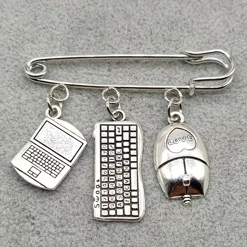 Exquisite Handmade Cross-Stitch Keyboard and Mouse Brooch - Unique Metal Jewelry Gift серебряный
Exquisite Handmade Cross-Stitch Keyboard and Mouse Brooch - Unique Metal Jewelry Gift серебряный