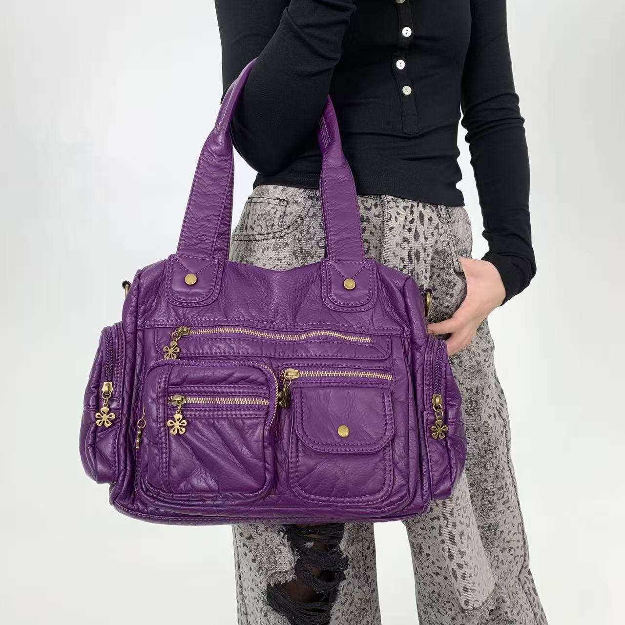 Personalized Washed Locomotive Tote Bag Large Capacity Multi-Pocket Retro Messenger Bag
Personalized Washed Locomotive Tote Bag Large Capacity Multi-Pocket Retro Messenger Bag