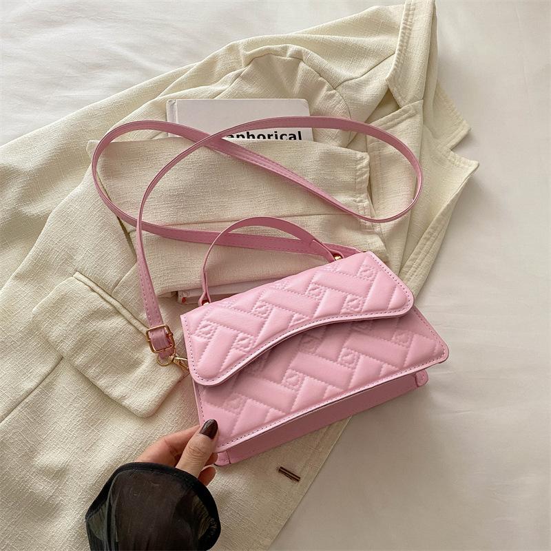 2024 summer new simple fashion messenger bag simple fashion small square bag simple fashion Korean version underarm bag рожевий
2024 summer new simple fashion messenger bag simple fashion small square bag simple fashion Korean version underarm bag рожевий