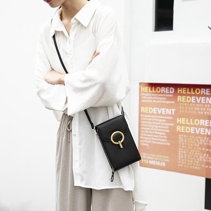 New mobile phone bag female, fashionable solid color lock mini messenger bag, versatile large-capacity mobile phone bag бордовий
New mobile phone bag female, fashionable solid color lock mini messenger bag, versatile large-capacity mobile phone bag бордовий