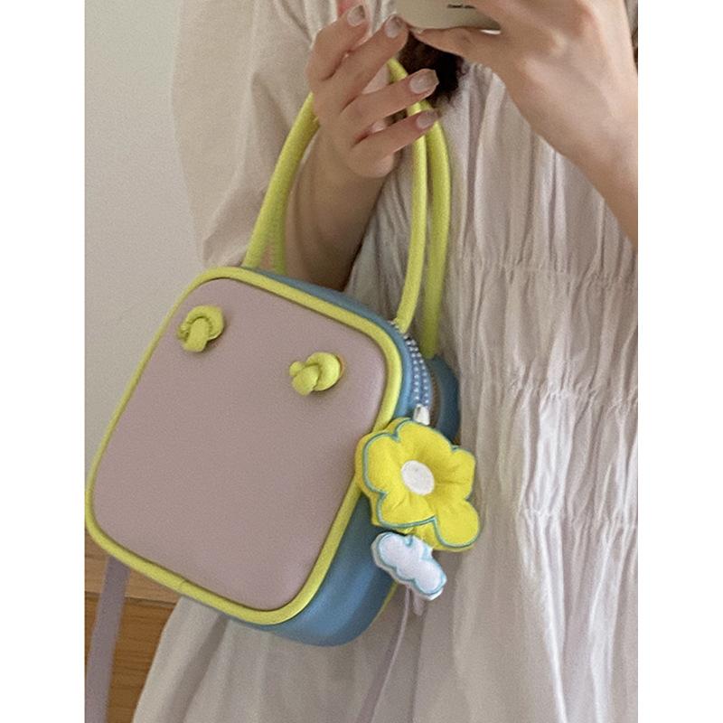 Newest Flower Women S Bag Simple Contrast Color Small Square Bag High-Quality Texture One-Shoulder Messenger Bag
Newest Flower Women S Bag Simple Contrast Color Small Square Bag High-Quality Texture One-Shoulder Messenger Bag