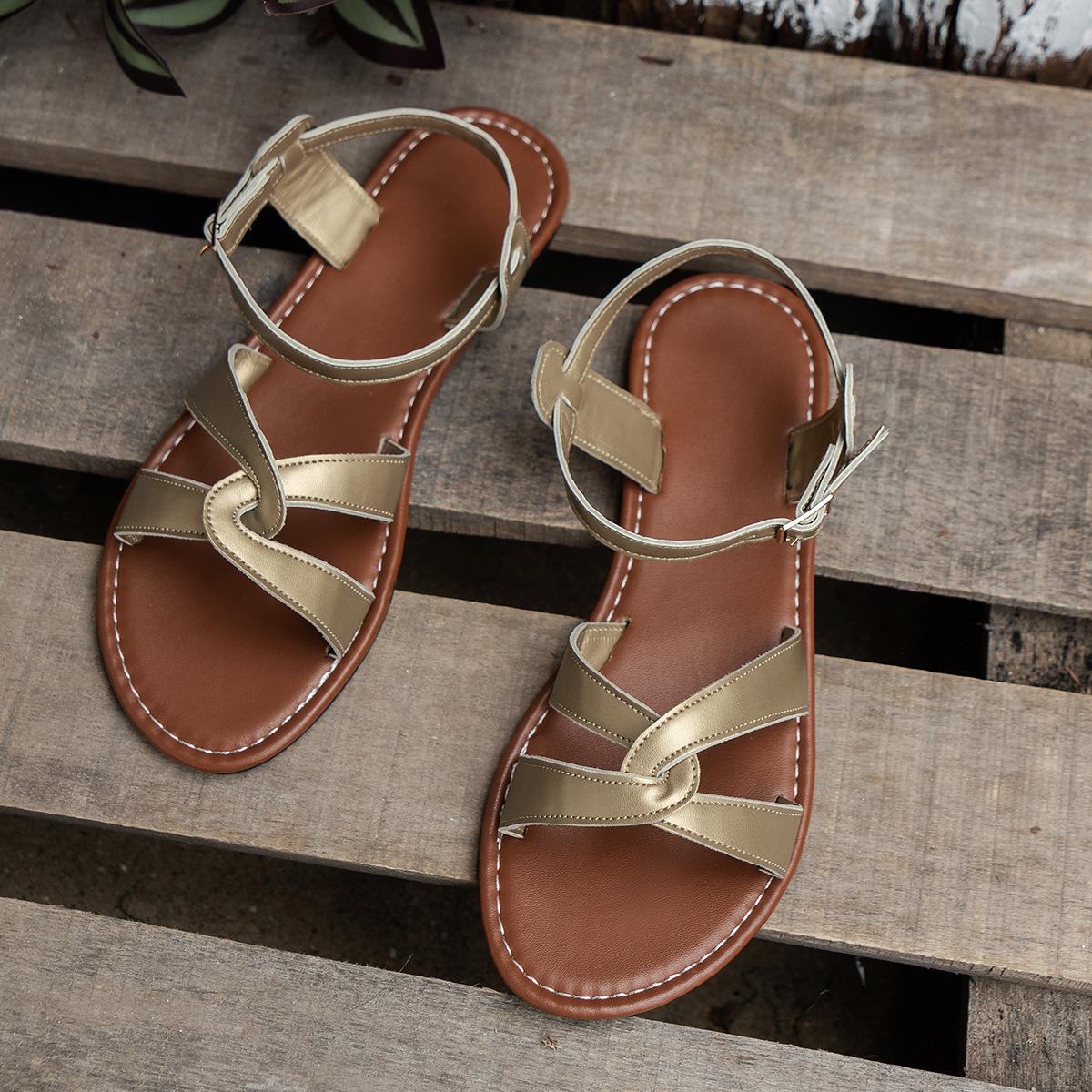 Новые женские сандалии на плоской подошве с перекрестными ремешками 43 золотой
Новые женские сандалии на плоской подошве с перекрестными ремешками 43 золотой