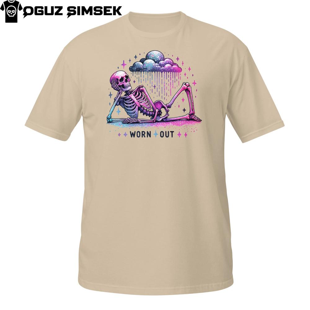Изношенная футболка с скелетом | Смешная пастельно-готическая футболка с графикой уставшего черепа и дождевого облака L
Изношенная футболка с скелетом | Смешная пастельно-готическая футболка с графикой уставшего черепа и дождевого облака L