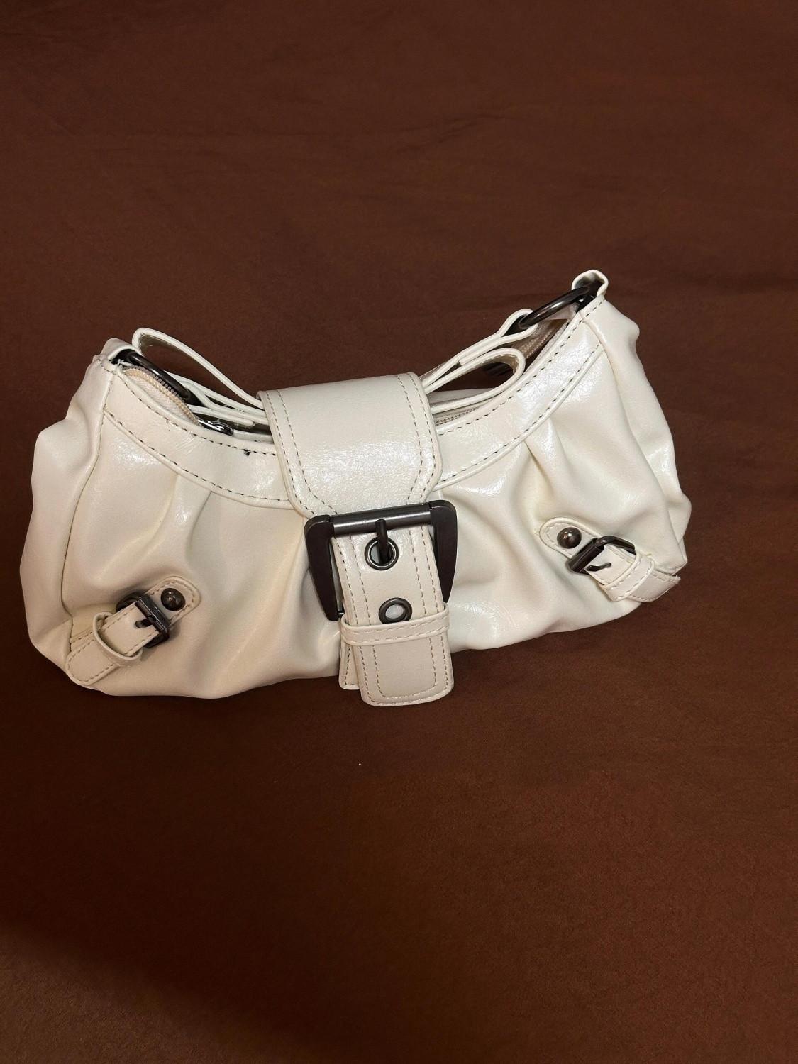 Hot Girls White Shoulder Bags Women Versatile Leather Large Capacity Y2k Handbag Ladies Harajuku Aesthetic Underarm Bag Summer білий
Hot Girls White Shoulder Bags Women Versatile Leather Large Capacity Y2k Handbag Ladies Harajuku Aesthetic Underarm Bag Summer білий