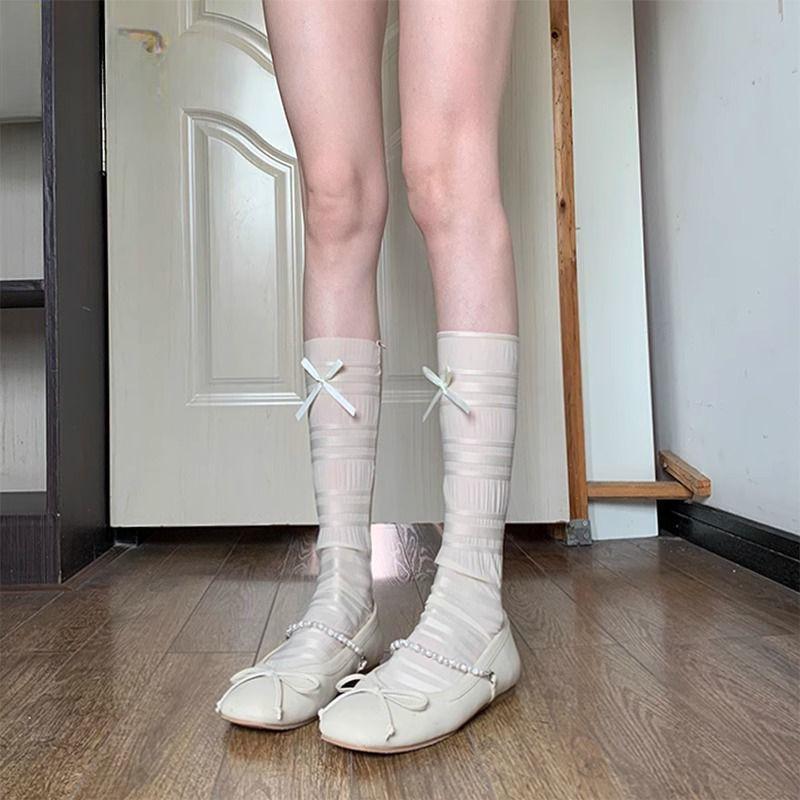 Ballet-Style Ice Silk JK Slouch Socks for Women | Summer Thin Lace Creamy White Calf Cooling Socks - INS Trendy
Ballet-Style Ice Silk JK Slouch Socks for Women | Summer Thin Lace Creamy White Calf Cooling Socks - INS Trendy