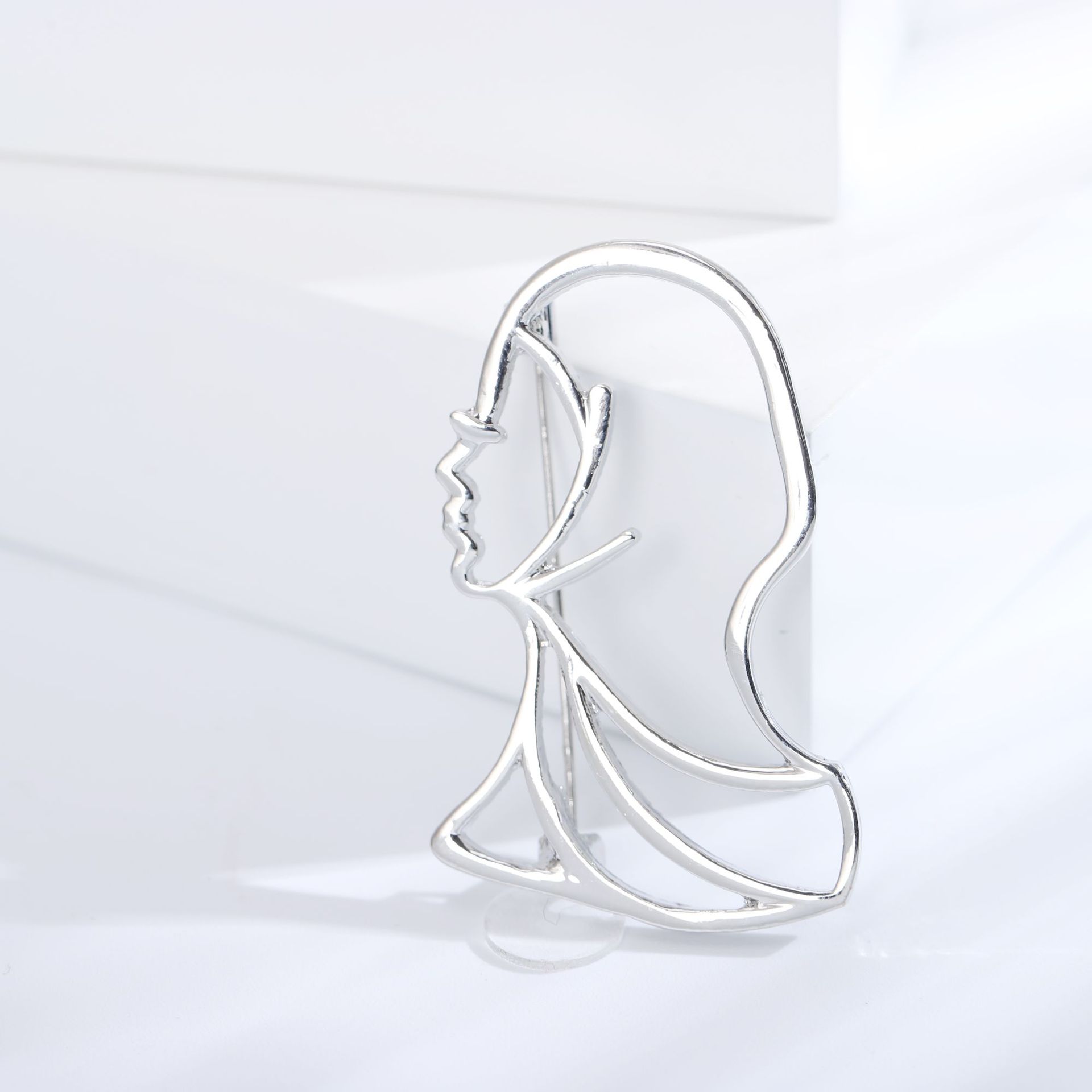 Аксессуары, Творческая простота, Абстрактное штриховое искусство, Геометрическая брошь в виде лица
Аксессуары, Творческая простота, Абстрактное штриховое искусство, Геометрическая брошь в виде лица