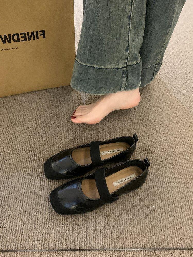 Retro square head silver splicing light mouth single shoes female spring, summer and autumn 2025 new fairy casual flat bottom Mary Jane 35
Retro square head silver splicing light mouth single shoes female spring, summer and autumn 2025 new fairy casual flat bottom Mary Jane 35