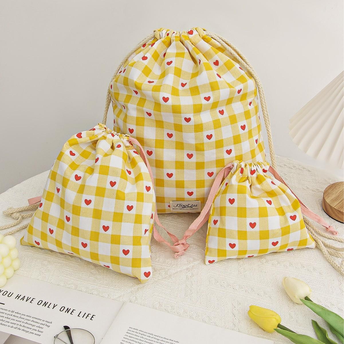 1PCS Drawstring Storage Bags Cute Cartoon Printed Dustproof Pouch for Cosmetic Makeup Organizer Portable Travel Accessories 17X17CM
1PCS Drawstring Storage Bags Cute Cartoon Printed Dustproof Pouch for Cosmetic Makeup Organizer Portable Travel Accessories 17X17CM