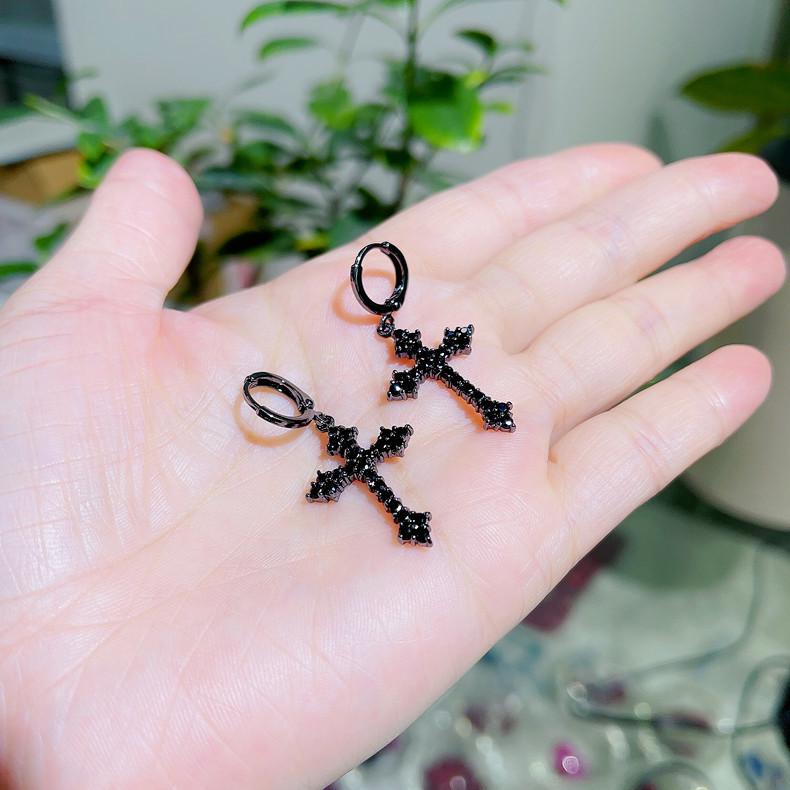 Корейская мода серьги-кресты с высококачественным цирконом - Европейский и американский классический стиль подвески
Корейская мода серьги-кресты с высококачественным цирконом - Европейский и американский классический стиль подвески