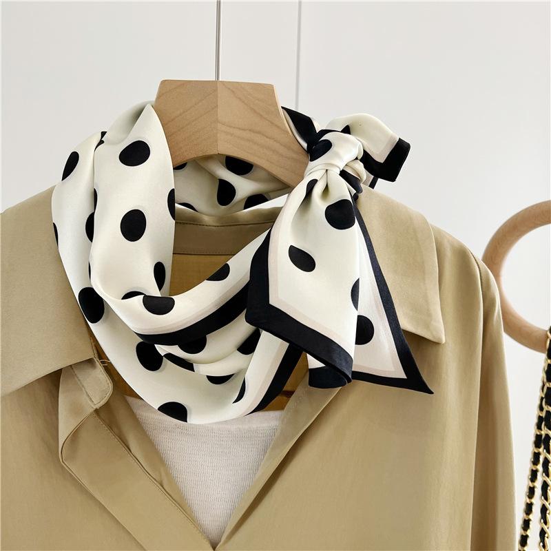 Luxury Double-Layer Mulberry Silk Scarf French-Inspired Polka Dot Print Elegant Narrow Neck Tie & Dainty Two-Sided Women s Shawl 16*150cm чорний
Luxury Double-Layer Mulberry Silk Scarf French-Inspired Polka Dot Print Elegant Narrow Neck Tie & Dainty Two-Sided Women s Shawl 16*150cm чорний