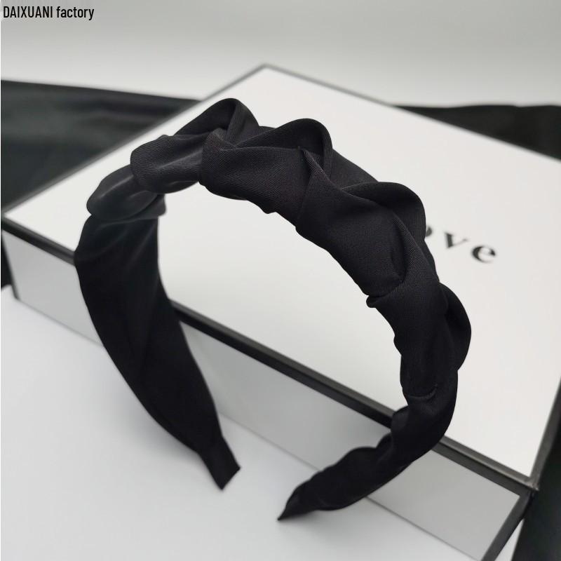 Elegant Black Pleated Headband for Women - Korean Style, 2024 Fashion. чорний
Elegant Black Pleated Headband for Women - Korean Style, 2024 Fashion. чорний
