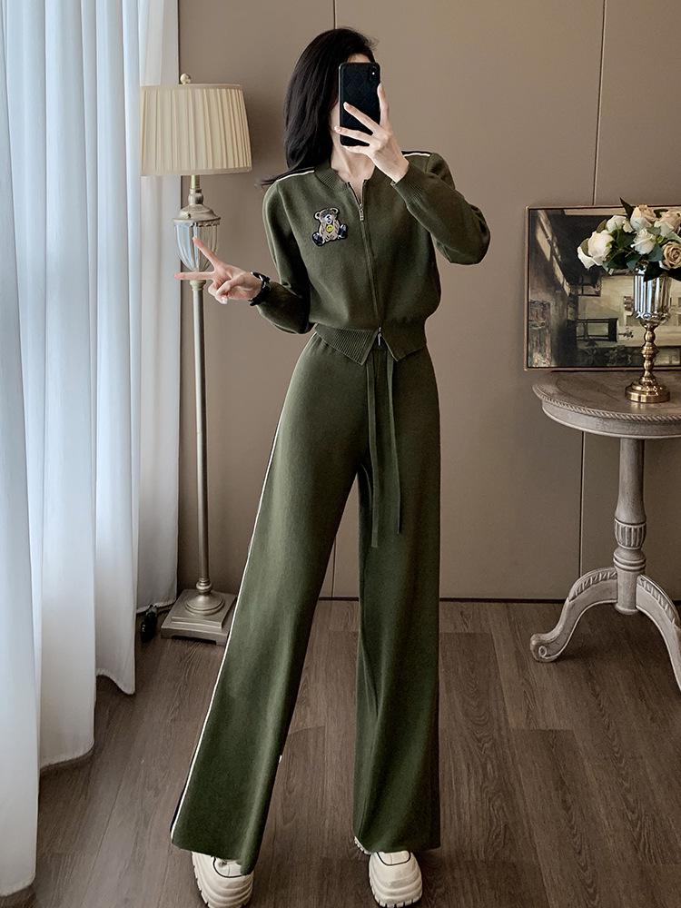 Women s Retro Color Block Hoodie & Wide Leg Pants Set - Autumn 2025 Style M армия зеленый
Women s Retro Color Block Hoodie & Wide Leg Pants Set - Autumn 2025 Style M армия зеленый