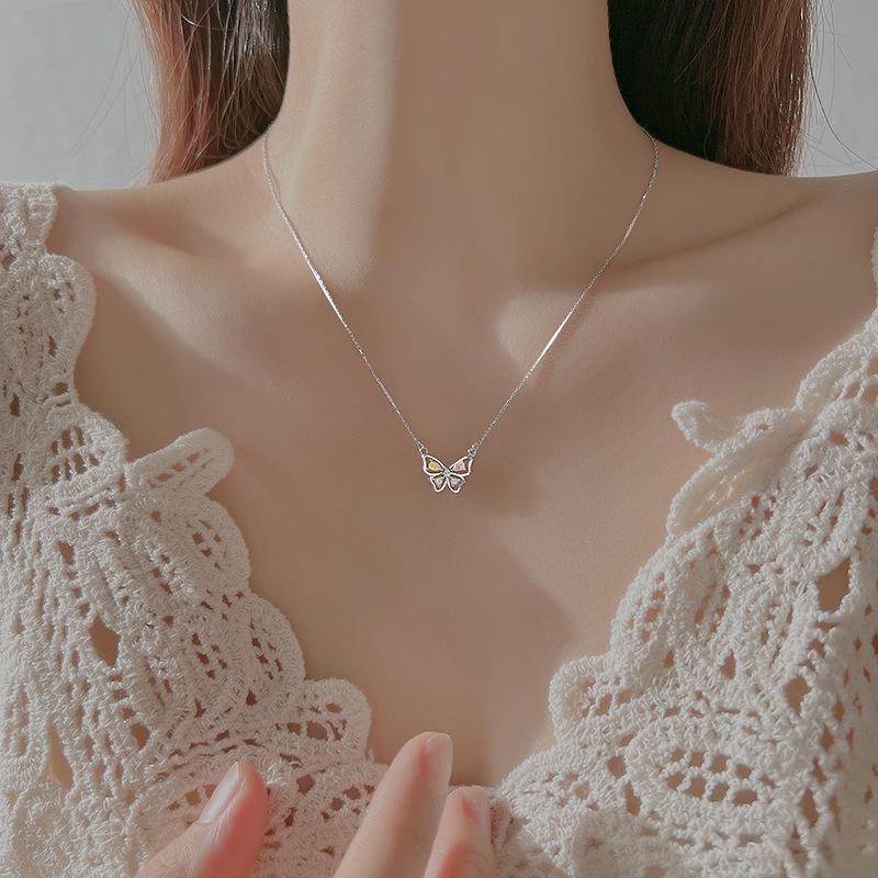 Color Diamond Flower Fairy Necklace Pendant Neck Chain Simple Color Zircon Butterfly Clavicle Chain Copper (White Gold)
Color Diamond Flower Fairy Necklace Pendant Neck Chain Simple Color Zircon Butterfly Clavicle Chain Copper (White Gold)
