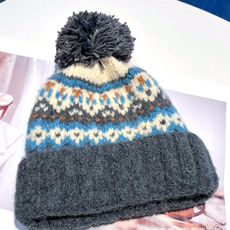 Зимняя теплая шапка-бини для улицы, холодная, шерстяная, с защитой от ушей, женская, ретро, с милым принтом в полоску M(56-58cm)
Зимняя теплая шапка-бини для улицы, холодная, шерстяная, с защитой от ушей, женская, ретро, с милым принтом в полоску M(56-58cm)