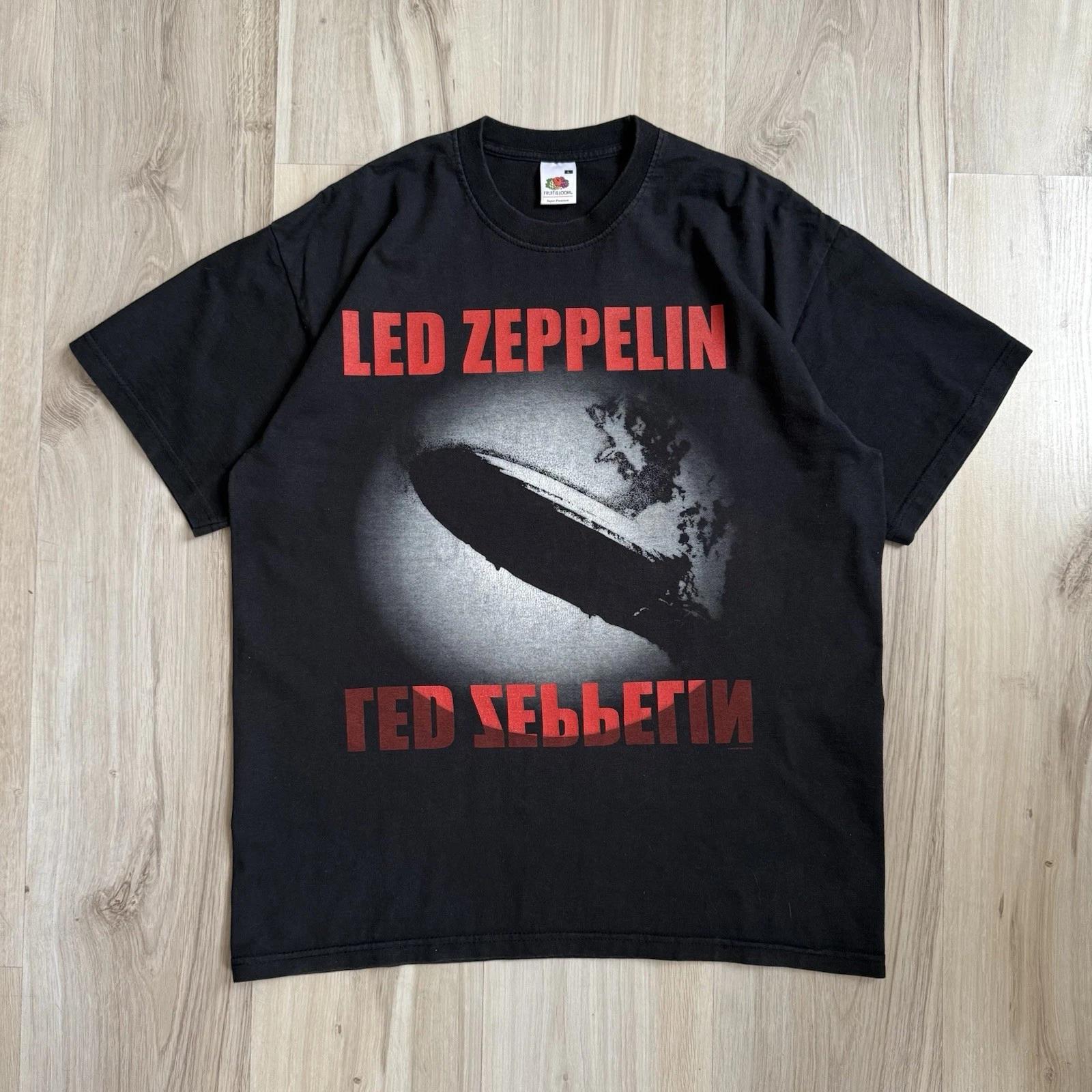 Vintage Led Zeppelin 2001 Classic Rock Band Tour Blimp 00s Y2K T Shirt Tee L L
Vintage Led Zeppelin 2001 Classic Rock Band Tour Blimp 00s Y2K T Shirt Tee L L