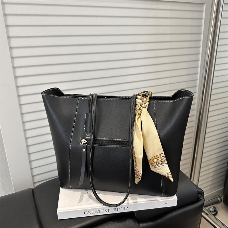 Fashion Versatile Large Capacity Tote Bag Women s 2025 New Casual Shoulder Bag Shoulder Premium Handheld світло-коричневого кольору
Fashion Versatile Large Capacity Tote Bag Women s 2025 New Casual Shoulder Bag Shoulder Premium Handheld світло-коричневого кольору