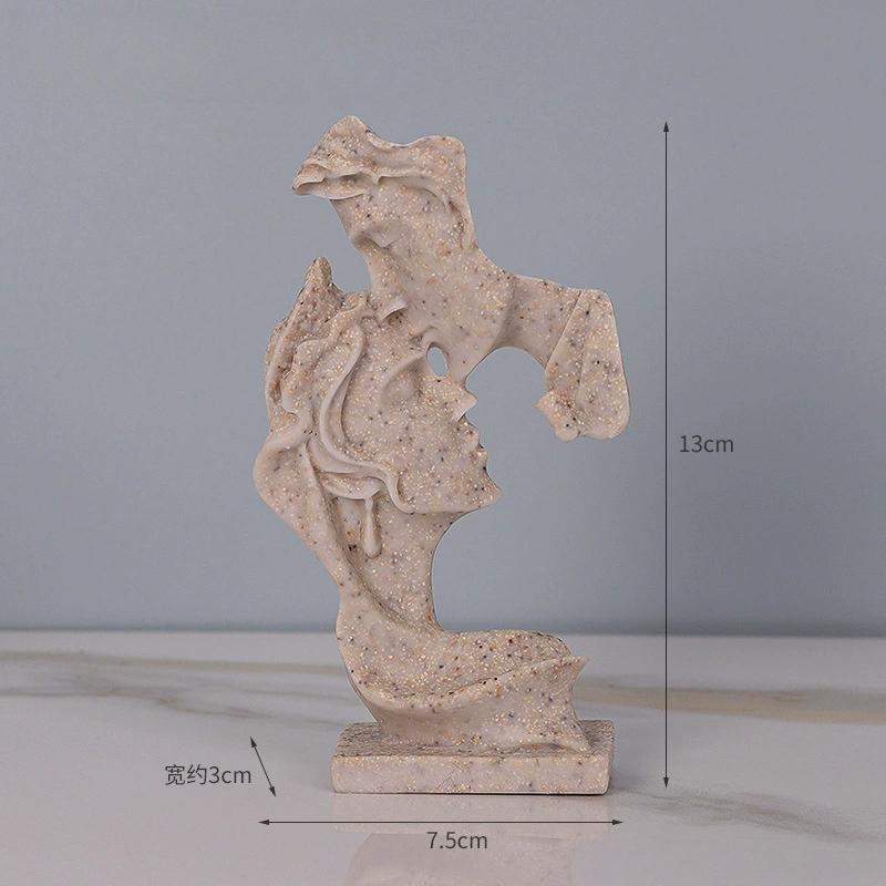 Мини-статуэтка влюбленных из смолы, модель позы поцелуя, скульптура, украшение для домашнего декора, настольное украшение для винного шкафа
Мини-статуэтка влюбленных из смолы, модель позы поцелуя, скульптура, украшение для домашнего декора, настольное украшение для винного шкафа