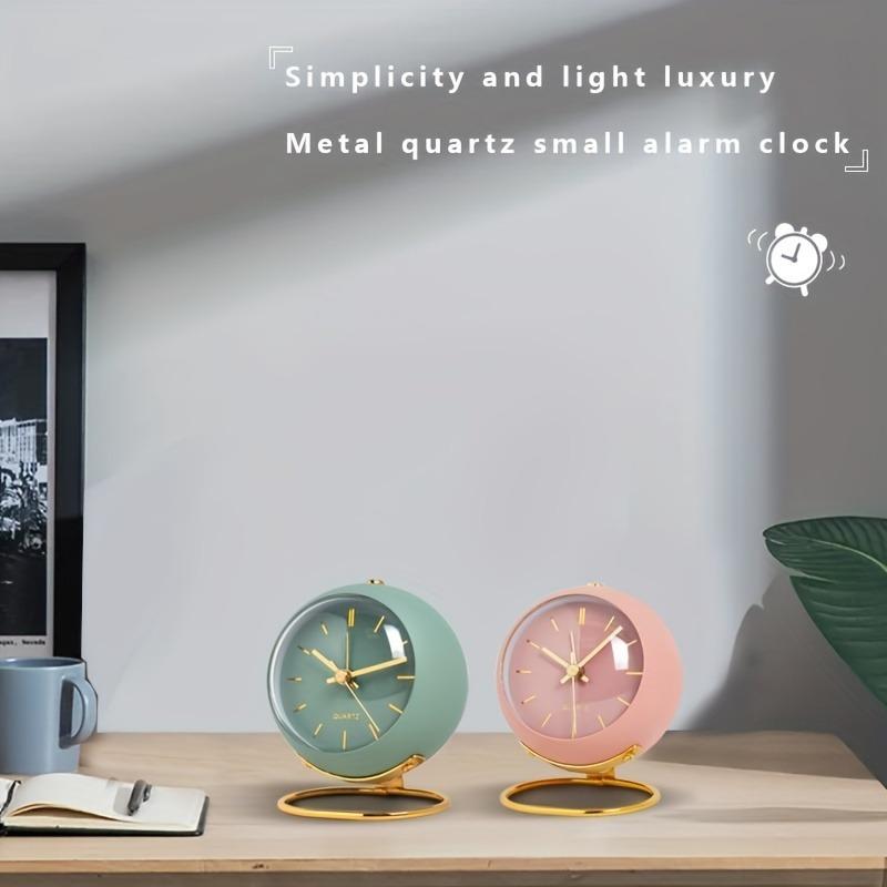 New Simple Alarm Clock Desktop Bedside Student Electronic Table Clock Mute Night Light Pointer Clock (without Battery) белый
New Simple Alarm Clock Desktop Bedside Student Electronic Table Clock Mute Night Light Pointer Clock (without Battery) белый