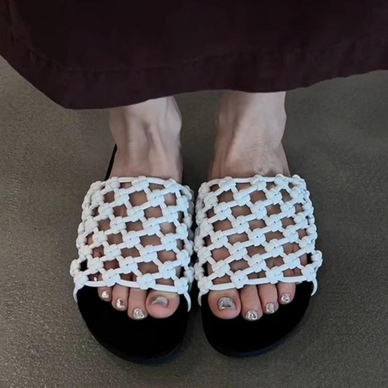 Fashion Hollow Open Toe Women Flat Slippers 2025 Summer New Fashion Comfortable Weave Slip On Sandals Beach Versatile Women Slippers 35 белый
Fashion Hollow Open Toe Women Flat Slippers 2025 Summer New Fashion Comfortable Weave Slip On Sandals Beach Versatile Women Slippers 35 белый
