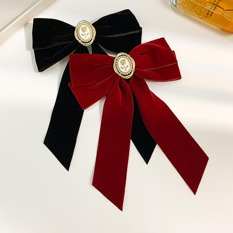 Vintage French Ribbon Hair Clips Bow Elegant Velvet Hairpin Women Head Back Spring Clip Fashion Girls Hair Accessories
Vintage French Ribbon Hair Clips Bow Elegant Velvet Hairpin Women Head Back Spring Clip Fashion Girls Hair Accessories