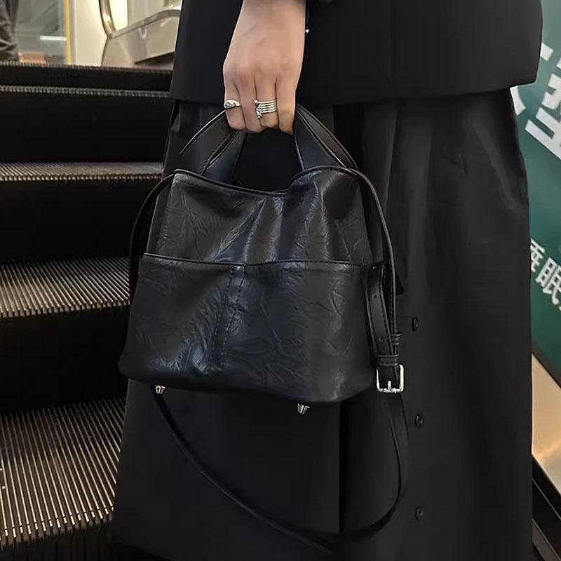 Мягкие кожаные сумки для женщин универсальные сумки через плечо простая сумка для покупок через плечо ретро и повседневная подвеска
Мягкие кожаные сумки для женщин универсальные сумки через плечо простая сумка для покупок через плечо ретро и повседневная подвеска