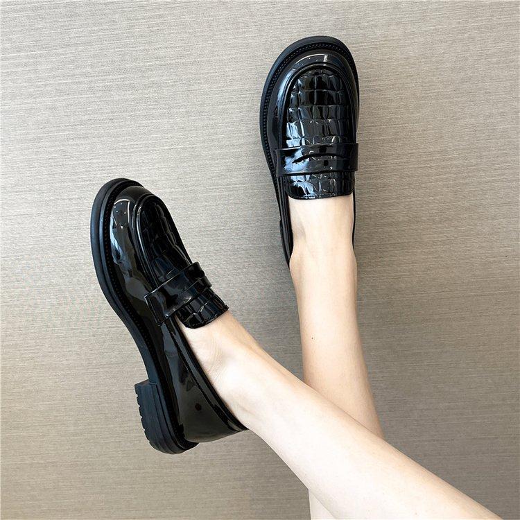 Small leather shoes British style single shoes women s 2025 new summer flat loafers versatile black work shoes one pedal 35
Small leather shoes British style single shoes women s 2025 new summer flat loafers versatile black work shoes one pedal 35