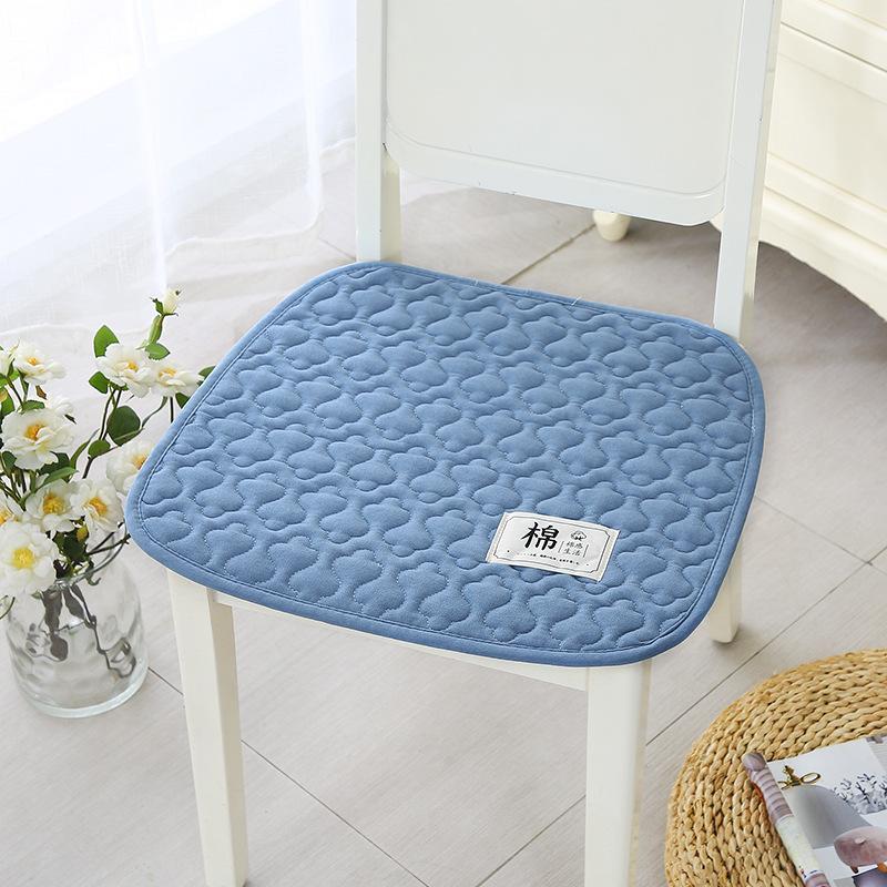 Chair Pad Butt Pads Winter Horseshoe-shaped Chair Rug Seats Four Seasons Universal Seat Cushion Stool Dining Chair Dining Table for Home (43 * 45cm)
Chair Pad Butt Pads Winter Horseshoe-shaped Chair Rug Seats Four Seasons Universal Seat Cushion Stool Dining Chair Dining Table for Home (43 * 45cm)