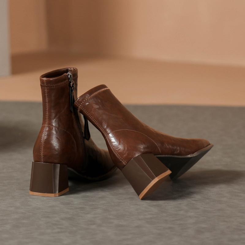 Fashion retro autumn and winter short boots thick heel square head thin women s leather boots velvet versatile new women s low boots 40
Fashion retro autumn and winter short boots thick heel square head thin women s leather boots velvet versatile new women s low boots 40