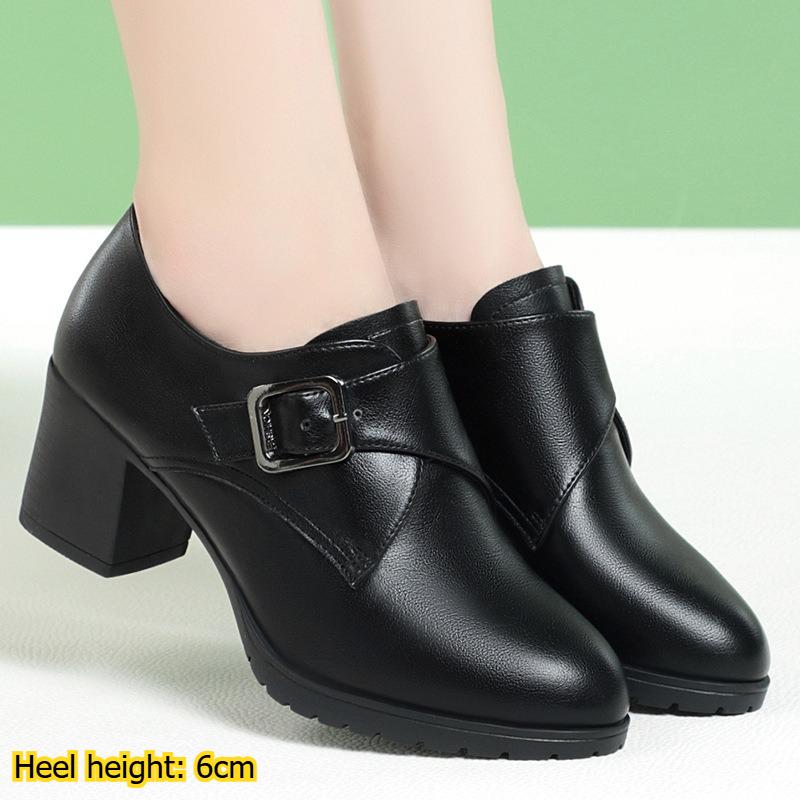 Comfortable Soft Leather Shoes with Soft Soles for Middle-aged and Elderly Women, Spring and Autumn Style Wedge Heel Leather Shoes 35
Comfortable Soft Leather Shoes with Soft Soles for Middle-aged and Elderly Women, Spring and Autumn Style Wedge Heel Leather Shoes 35