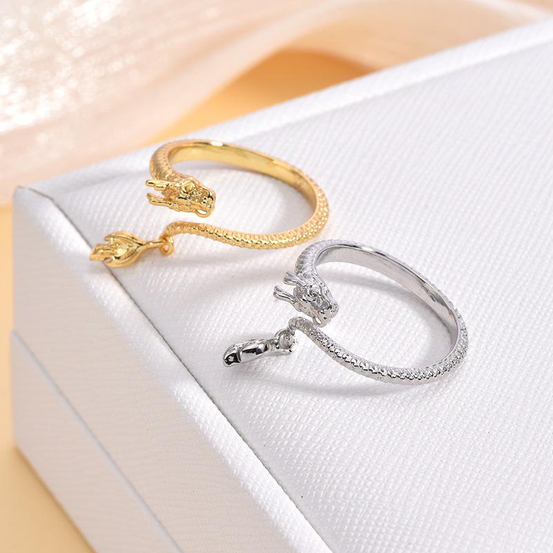 Dragon Tail Premium Copper Ring: Unique Dragon Scale Design with Lively, Shining Finish Adjustable Open серебряный
Dragon Tail Premium Copper Ring: Unique Dragon Scale Design with Lively, Shining Finish Adjustable Open серебряный