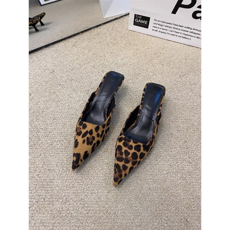 Новые мюли с острым носком, модные женские тапочки с леопардовым принтом, повседневная женская обувь, женские туфли на низком каблуке, элегантные женские туфли для отдыха на открытом воздухе 40 цветной печати леопарда
Новые мюли с острым носком, модные женские тапочки с леопардовым принтом, повседневная женская обувь, женские туфли на низком каблуке, элегантные женские туфли для отдыха на открытом воздухе 40 цветной печати леопарда