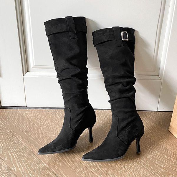 Pointed thin heel thin big tube circumference stacking boots 2025 autumn and winter new belt buckle high heel boots thin boots 39 чёрный
Pointed thin heel thin big tube circumference stacking boots 2025 autumn and winter new belt buckle high heel boots thin boots 39 чёрный