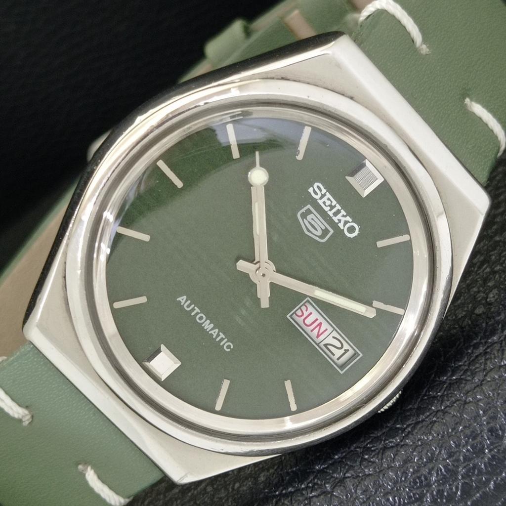 АВТОМАТИЧЕСКИЕ ВИНТАЖНЫЕ ЧАСЫ SEIKO 5 ЯПОНИЯ 6309A МУЖСКИЕ ЧАСЫ С ЦИФЕРБЛАТОМ ЗЕЛЕНОГО ЦВЕТА a701226-5 R206a-a701226
АВТОМАТИЧЕСКИЕ ВИНТАЖНЫЕ ЧАСЫ SEIKO 5 ЯПОНИЯ 6309A МУЖСКИЕ ЧАСЫ С ЦИФЕРБЛАТОМ ЗЕЛЕНОГО ЦВЕТА a701226-5 R206a-a701226