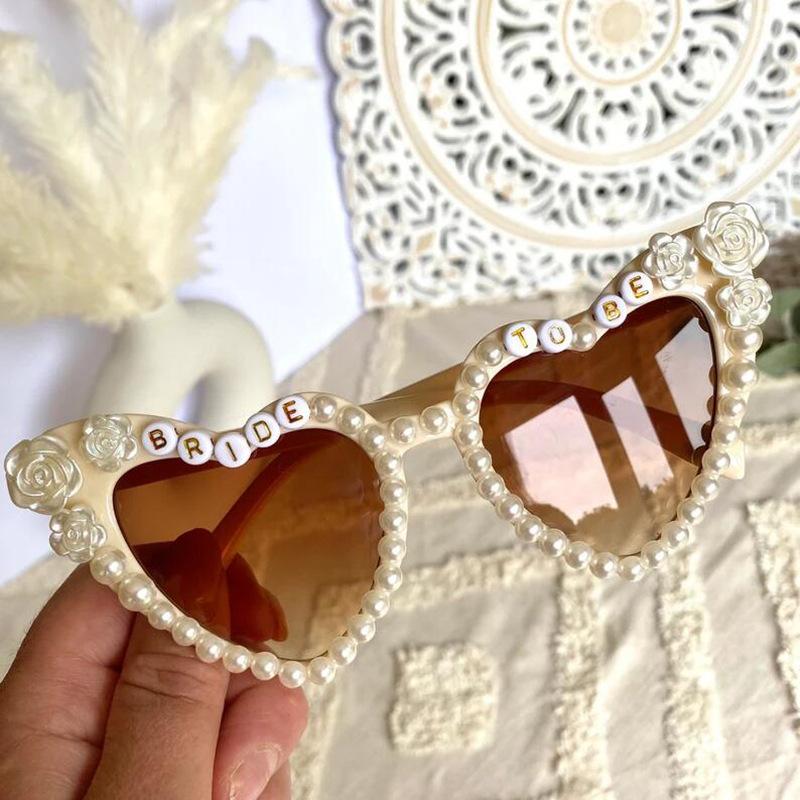 KLASSNUM Bridesmaid Eyewear Plastic Frame Heart Shaped Glasses Bachelorette Eyeglasses Love Frame Bride Sunglasses For Photo Other бежевый
KLASSNUM Bridesmaid Eyewear Plastic Frame Heart Shaped Glasses Bachelorette Eyeglasses Love Frame Bride Sunglasses For Photo Other бежевый