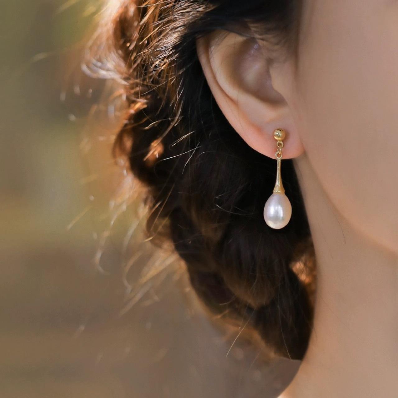 Temperament Versatile Natural Freshwater Pearl Stud Earrings Women s French Elegance Double Bead Earrings Water Drop Earrings Silver needle
Temperament Versatile Natural Freshwater Pearl Stud Earrings Women s French Elegance Double Bead Earrings Water Drop Earrings Silver needle